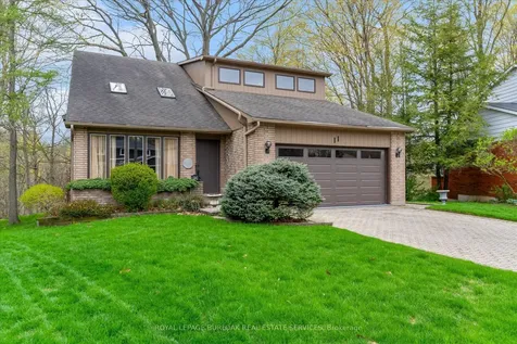 11 Crawford Court Hamilton ON L9H 6G2