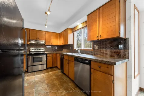 11 Crawford Court Hamilton ON L9H 6G2