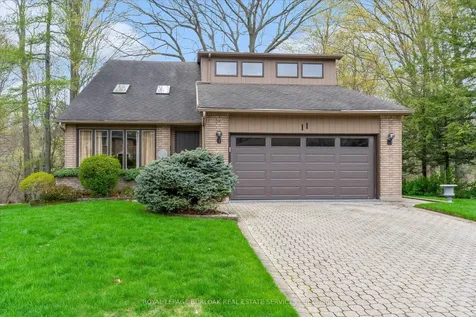 11 Crawford Court Hamilton ON L9H 6G2