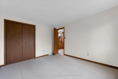 11 Crawford Court Hamilton ON L9H 6G2