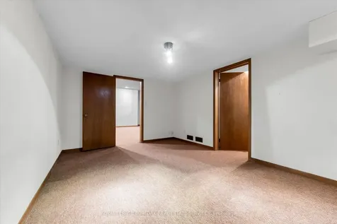 11 Crawford Court Hamilton ON L9H 6G2