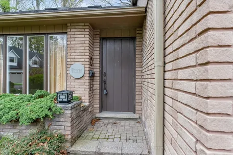 11 Crawford Court Hamilton ON L9H 6G2