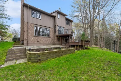 11 Crawford Court Hamilton ON L9H 6G2