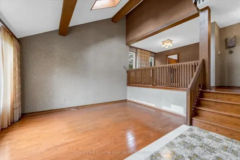 11 Crawford Court Hamilton ON L9H 6G2