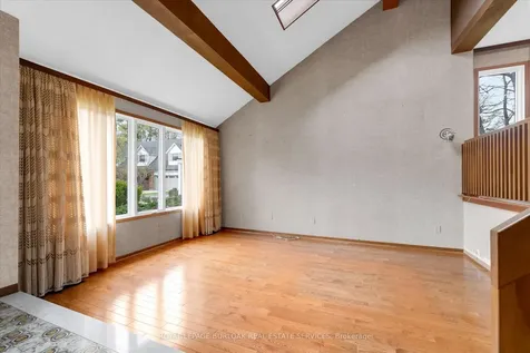 11 Crawford Court Hamilton ON L9H 6G2
