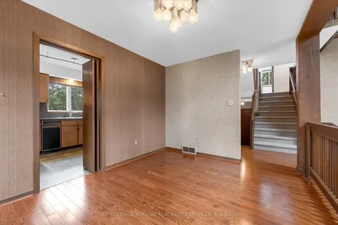 11 Crawford Court Hamilton ON L9H 6G2