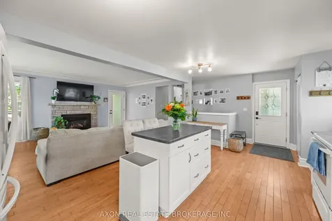 1118 Lincoln Drive Kingston ON K7M 7P4