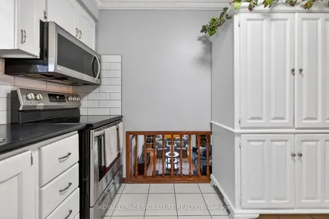 14 Presidio Drive Hamilton ON L8W 3J5