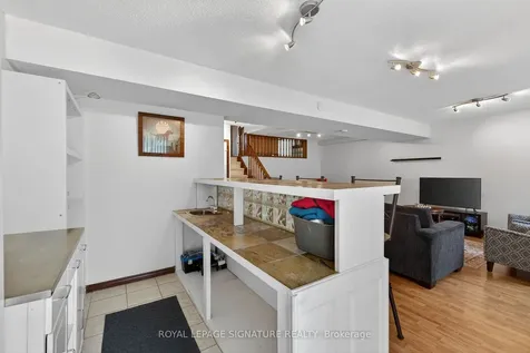 14 Presidio Drive Hamilton ON L8W 3J5