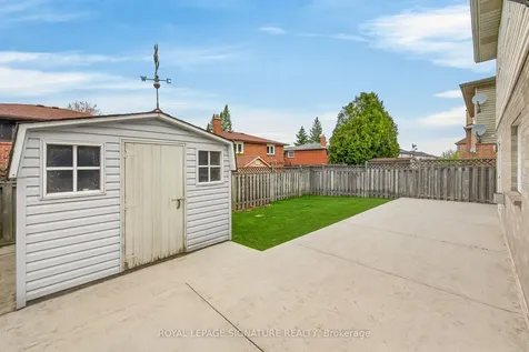 14 Presidio Drive Hamilton ON L8W 3J5