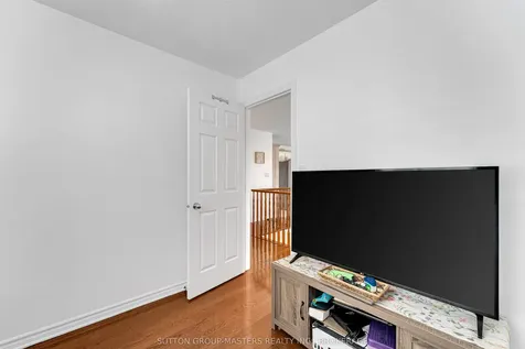 679 Melrose Street Kingston ON K7M 9G8