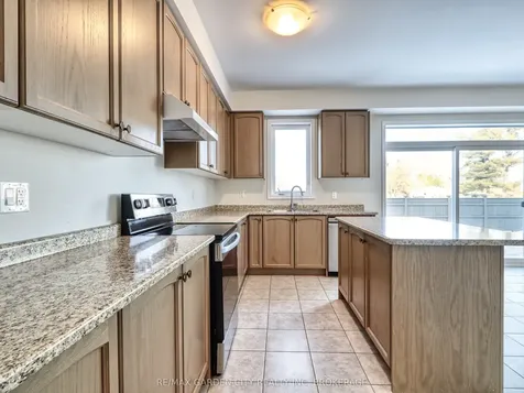 22 Esther Crescent Thorold ON L3B 0G1