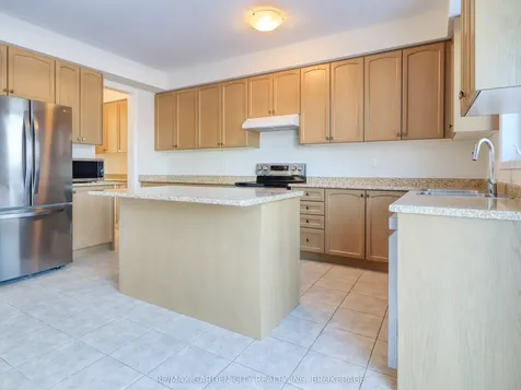 22 Esther Crescent Thorold ON L3B 0G1