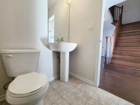 22 Esther Crescent Thorold ON L3B 0G1