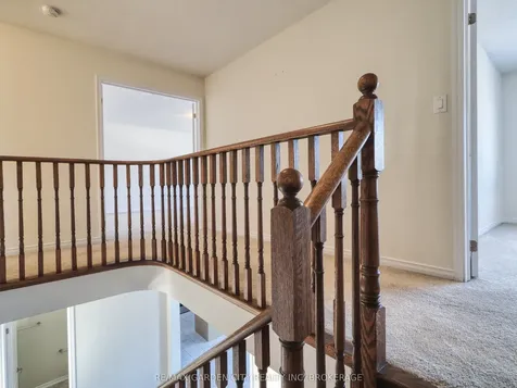 22 Esther Crescent Thorold ON L3B 0G1