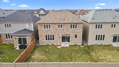 22 Esther Crescent Thorold ON L3B 0G1