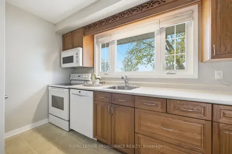 54 Craig Street Belleville ON K8P 2K1