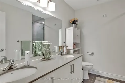 283 Noftall Gardens Peterborough ON K9H 0G8