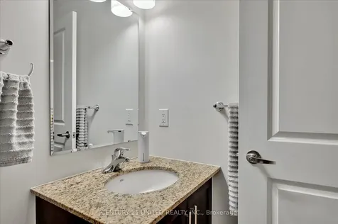 283 Noftall Gardens Peterborough ON K9H 0G8