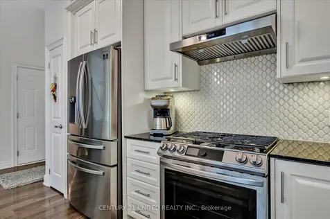 283 Noftall Gardens Peterborough ON K9H 0G8
