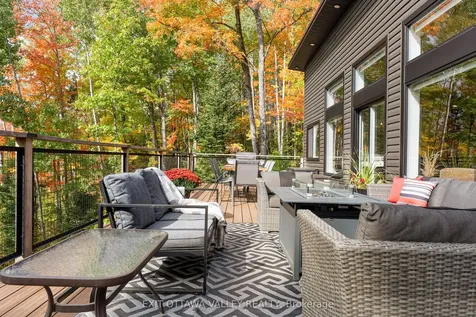 820 Hopefield Road E Madawaska Valley ON K0J 1B0