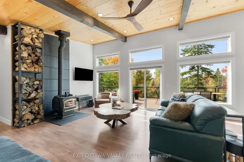 820 Hopefield Road E Madawaska Valley ON K0J 1B0