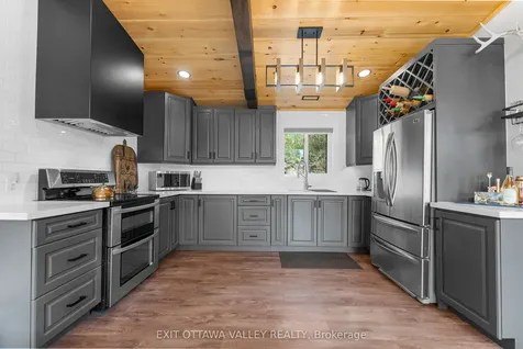 820 Hopefield Road E Madawaska Valley ON K0J 1B0