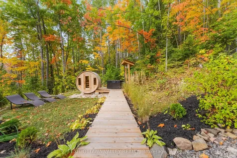 820 Hopefield Road E Madawaska Valley ON K0J 1B0