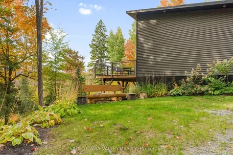 820 Hopefield Road E Madawaska Valley ON K0J 1B0