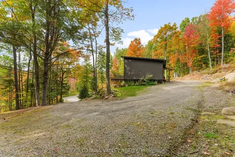 820 Hopefield Road E Madawaska Valley ON K0J 1B0
