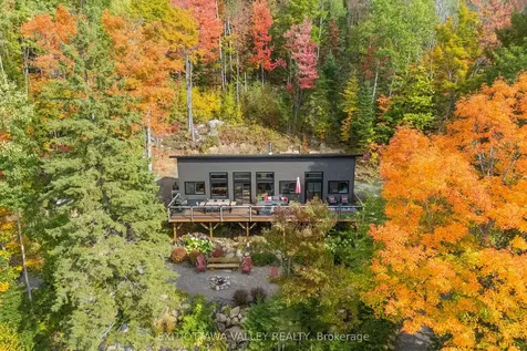 820 Hopefield Road E Madawaska Valley ON K0J 1B0