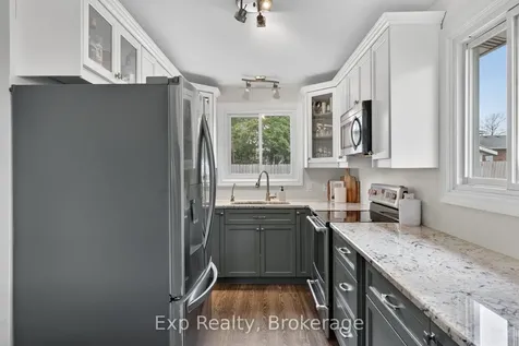 25 Mcquade Drive Quinte West ON K8V 2G2