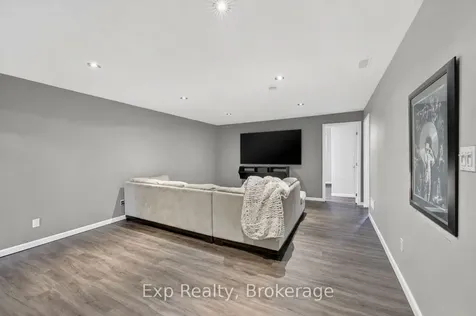 25 Mcquade Drive Quinte West ON K8V 2G2