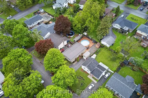 25 Mcquade Drive Quinte West ON K8V 2G2