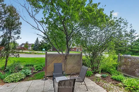 4 Peregrine Crescent Kanata ON K2M 2T3