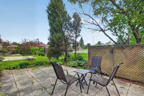 4 Peregrine Crescent Kanata ON K2M 2T3
