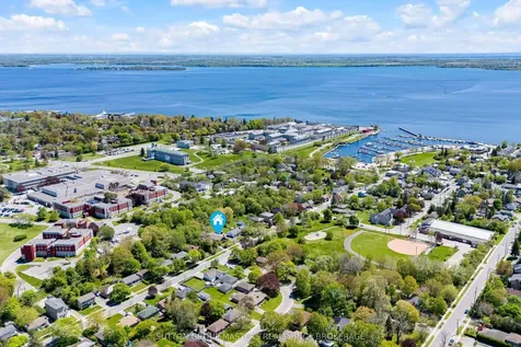 215 Yonge Street Kingston ON K7M 1G2