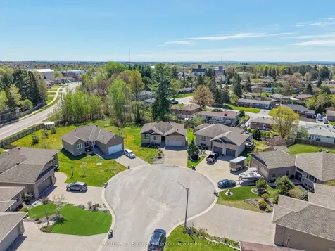 10 Linden Lane North Bay ON P1B 0A1