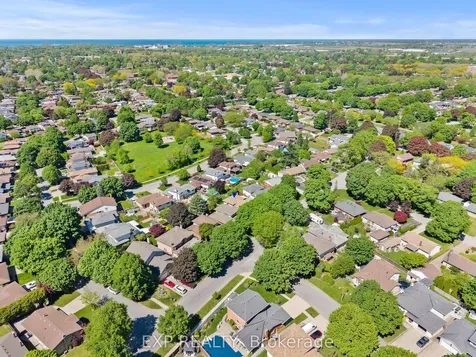 15 Chatham Road St. Catharines ON L2M 4N7