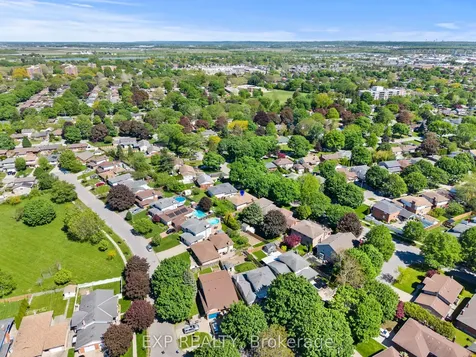 15 Chatham Road St. Catharines ON L2M 4N7