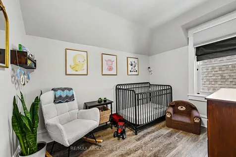 21 Bank Street N Renfrew ON K7V 2E1