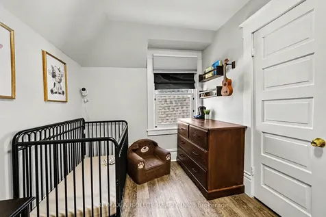 21 Bank Street N Renfrew ON K7V 2E1