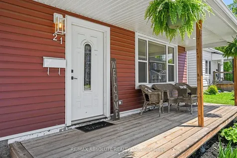 21 Bank Street N Renfrew ON K7V 2E1