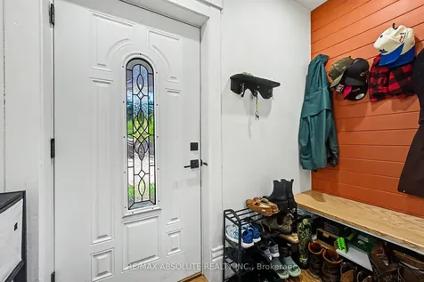 21 Bank Street N Renfrew ON K7V 2E1