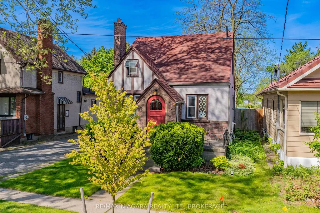 81 Woodland Avenue St. Catharines ON L2R 5A4