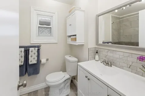 81 Woodland Avenue St. Catharines ON L2R 5A4