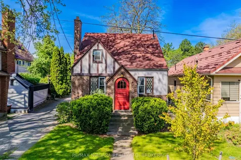 81 Woodland Avenue St. Catharines ON L2R 5A4