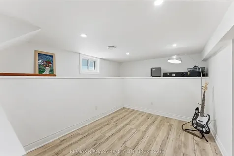 81 Woodland Avenue St. Catharines ON L2R 5A4