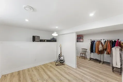 81 Woodland Avenue St. Catharines ON L2R 5A4