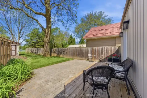 81 Woodland Avenue St. Catharines ON L2R 5A4